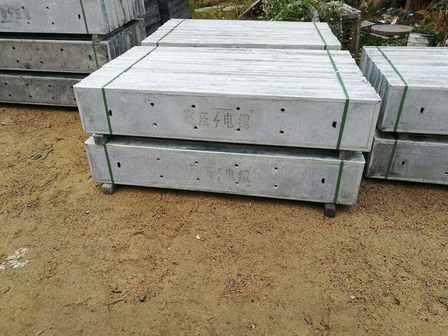  水泥电力电缆盖板